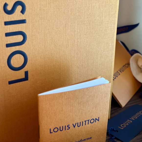 +NWT+ LOUIS VUITTON Flask Holder : Monogram steel / Monogram canvas & cowhide - Picture 15 of 16